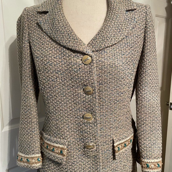 St. John suit - Picture 2 of 14